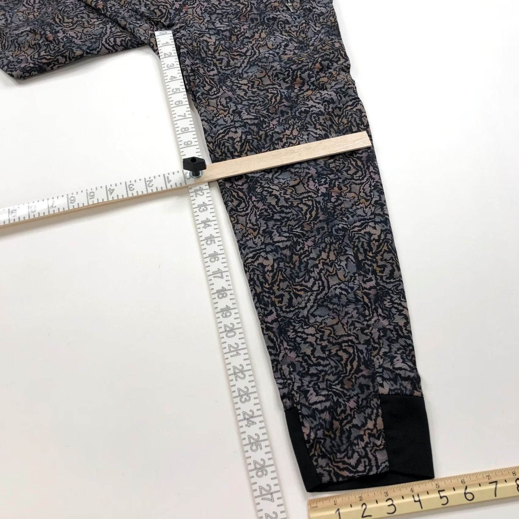 Athleta Athleta Trekkie North Jogger High Rise 4 Fit 28W 27L All Over Print 533655 Size 28" / US 6 / IT 42 - 4 Thumbnail