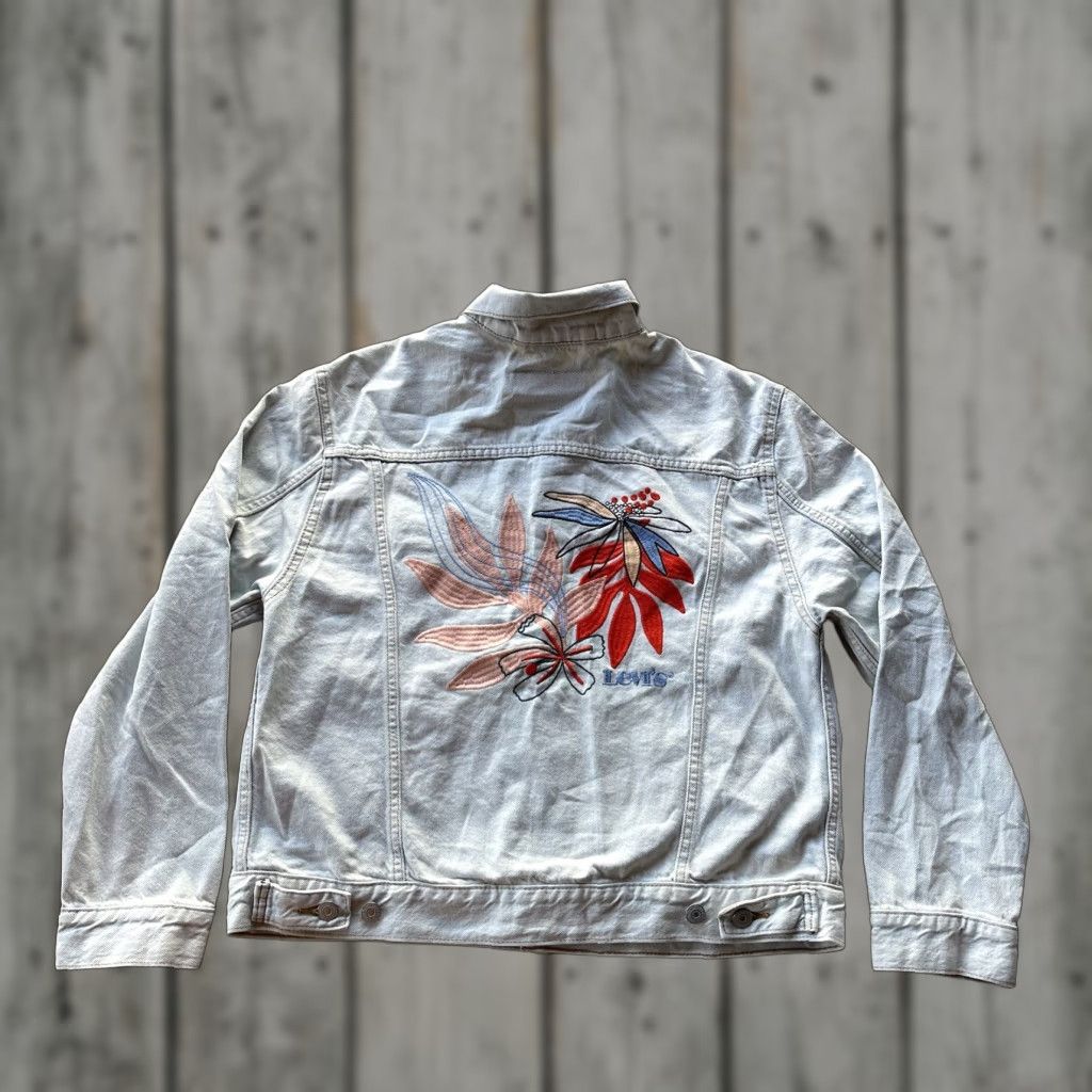 Levi's Levi's Denim Jacket Women Large Blue Embroidered Floral Western Casual Outerwear Size 36" / US 14 / IT 50 - 1 Thumbnail