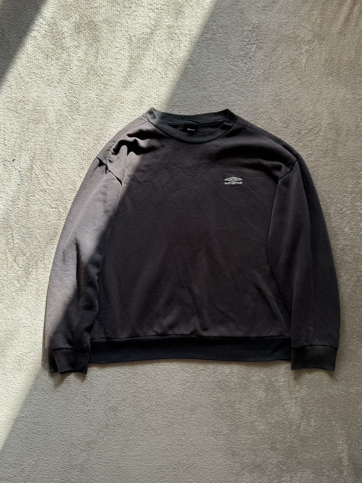Vintage Umbro Washed Faded Baggy Sweatshirt nike vetements ysl Size US M / EU 48-50 / 2 - 1 Thumbnail