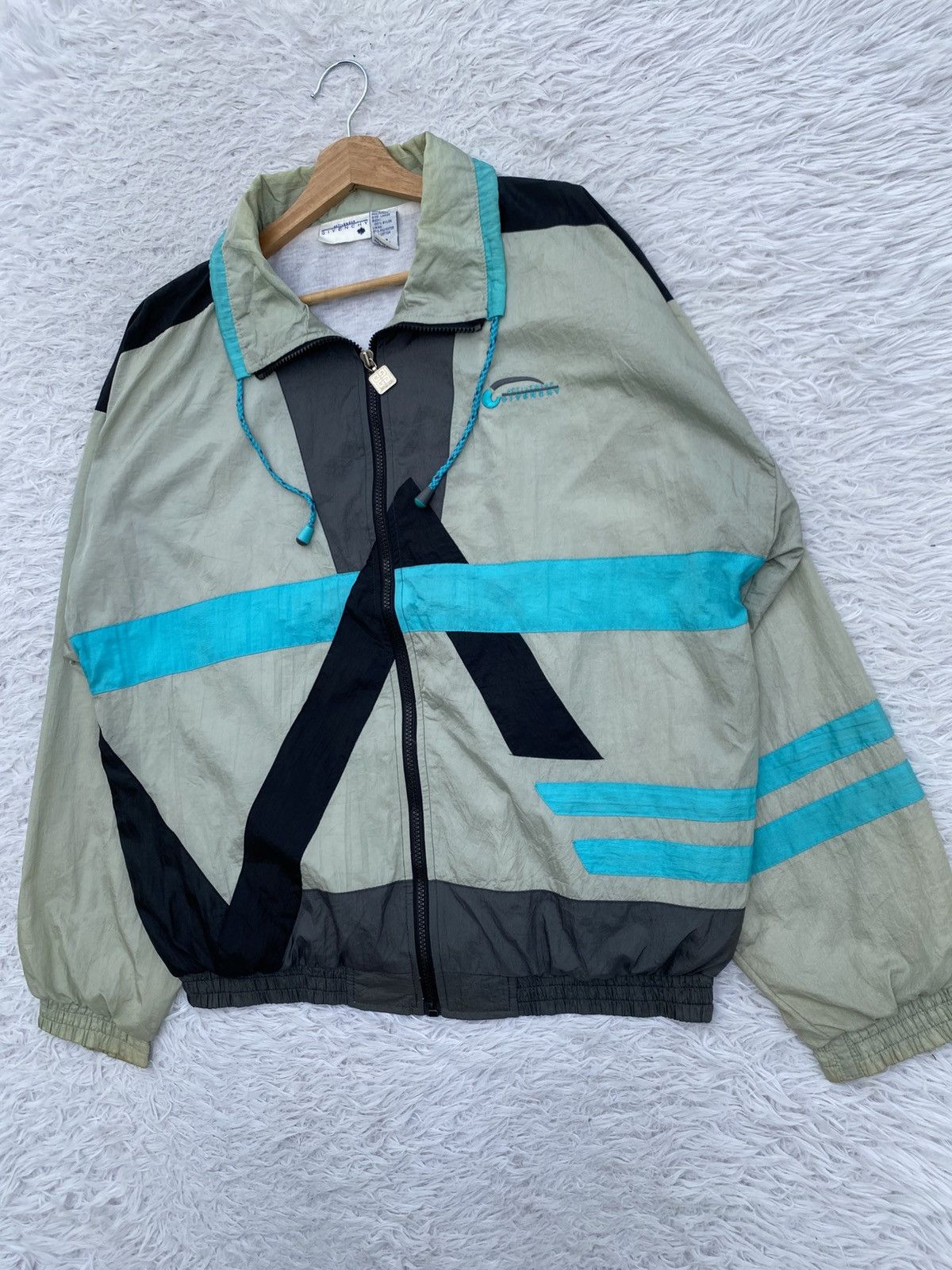 Vintage Rare Vintage 90s Givenchy Zipper Windbreaker Size US L / EU 52-54 / 3 - 3 Thumbnail