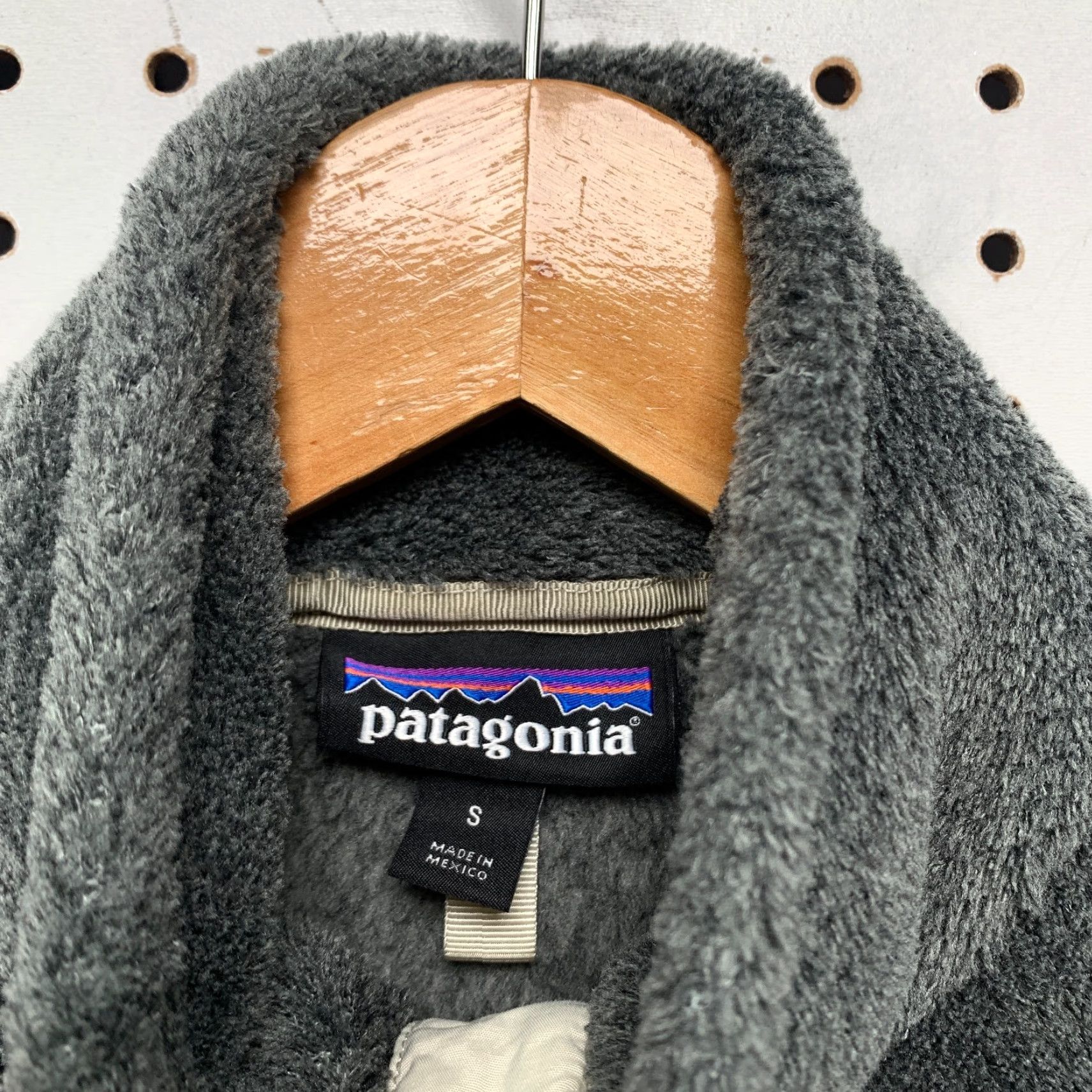Patagonia Patagonia Re Tool Snap Pullover Sweatshirt Womens Small Gray Fuzzy 16.5x23 Vintage? No. Size S / US 4 / IT 40 - 3 Thumbnail