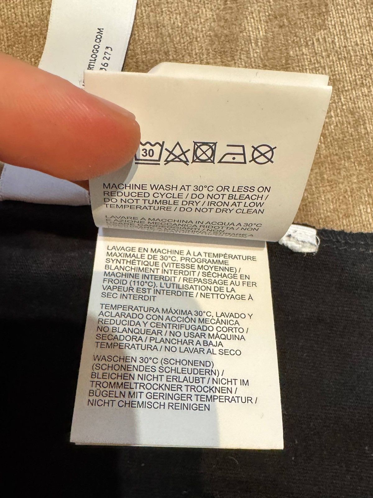 Off-White Off-White T-Shirt Size US S / EU 44-46 / 1 - 6 Thumbnail