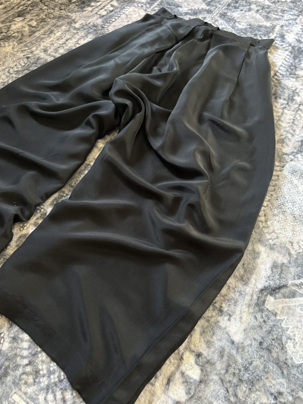 Yohji Yamamoto S/S 04 YOHJI YAMAMOTO Pleated Wide Leg Black Silk Pants Size US 30 / EU 46 - 15 Thumbnail
