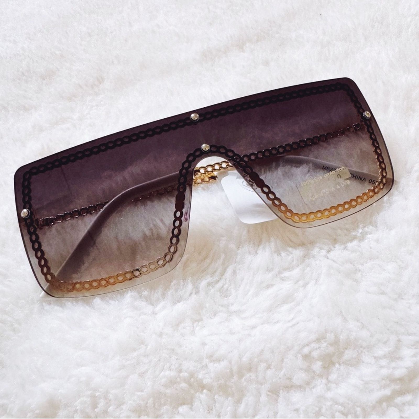 Other Christine Black Two Tone w/ White Chain Shield Sunglasses Size ONE SIZE - 5 Thumbnail