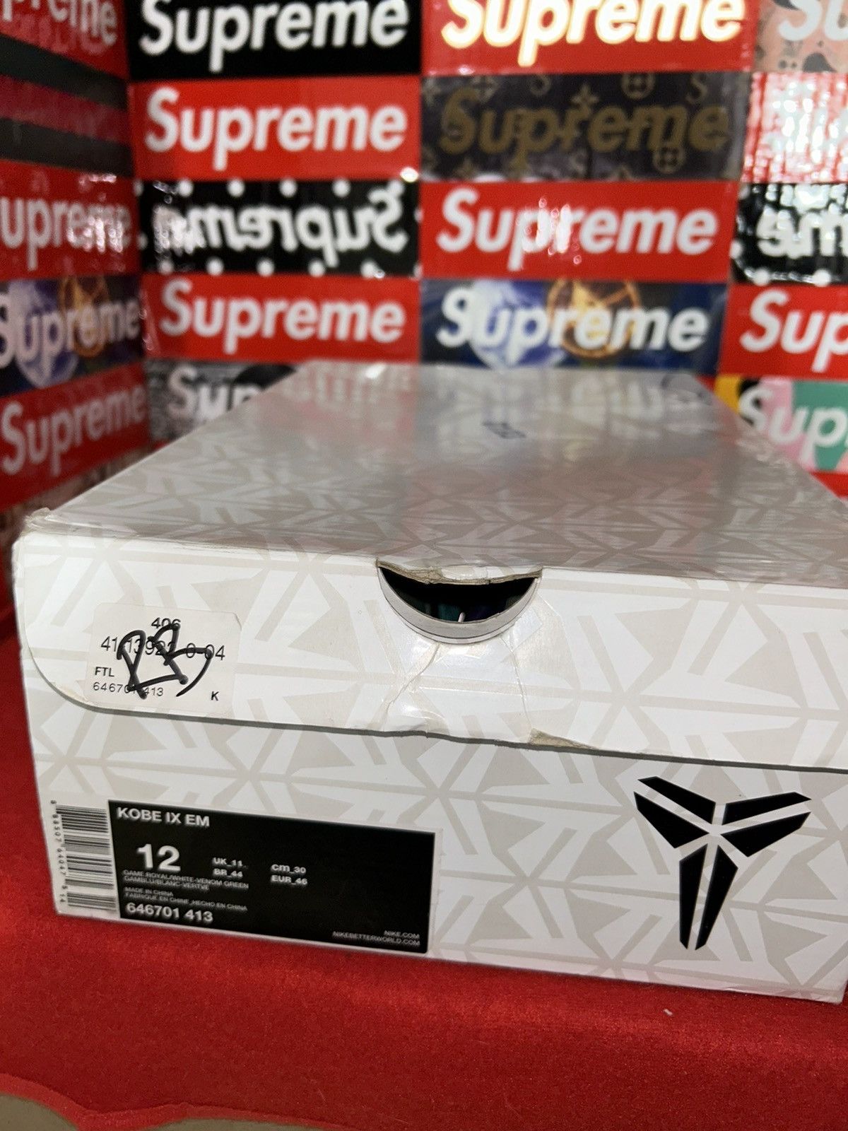 Nike Nike Kobe 9 EM Pop Art 646701-508 size 12 with box VNDS Size US 12 / EU 45 - 12 Thumbnail