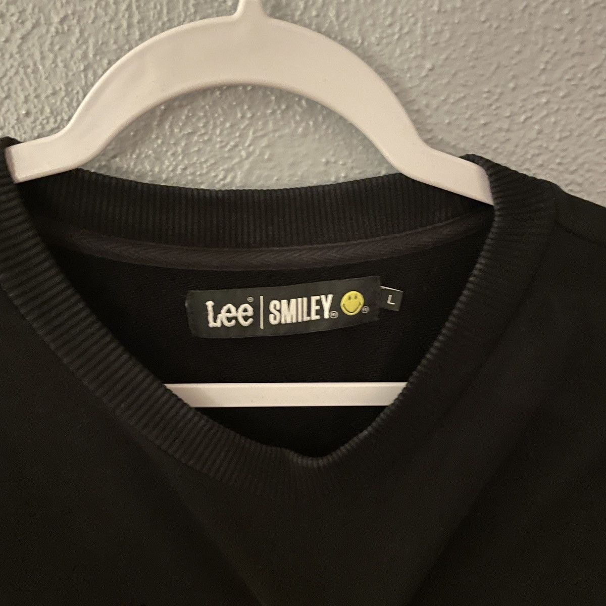 Lee Lee Smiley Black White Pullover Graphic Sweatshirt Size L Size US L / EU 52-54 / 3 - 5 Thumbnail