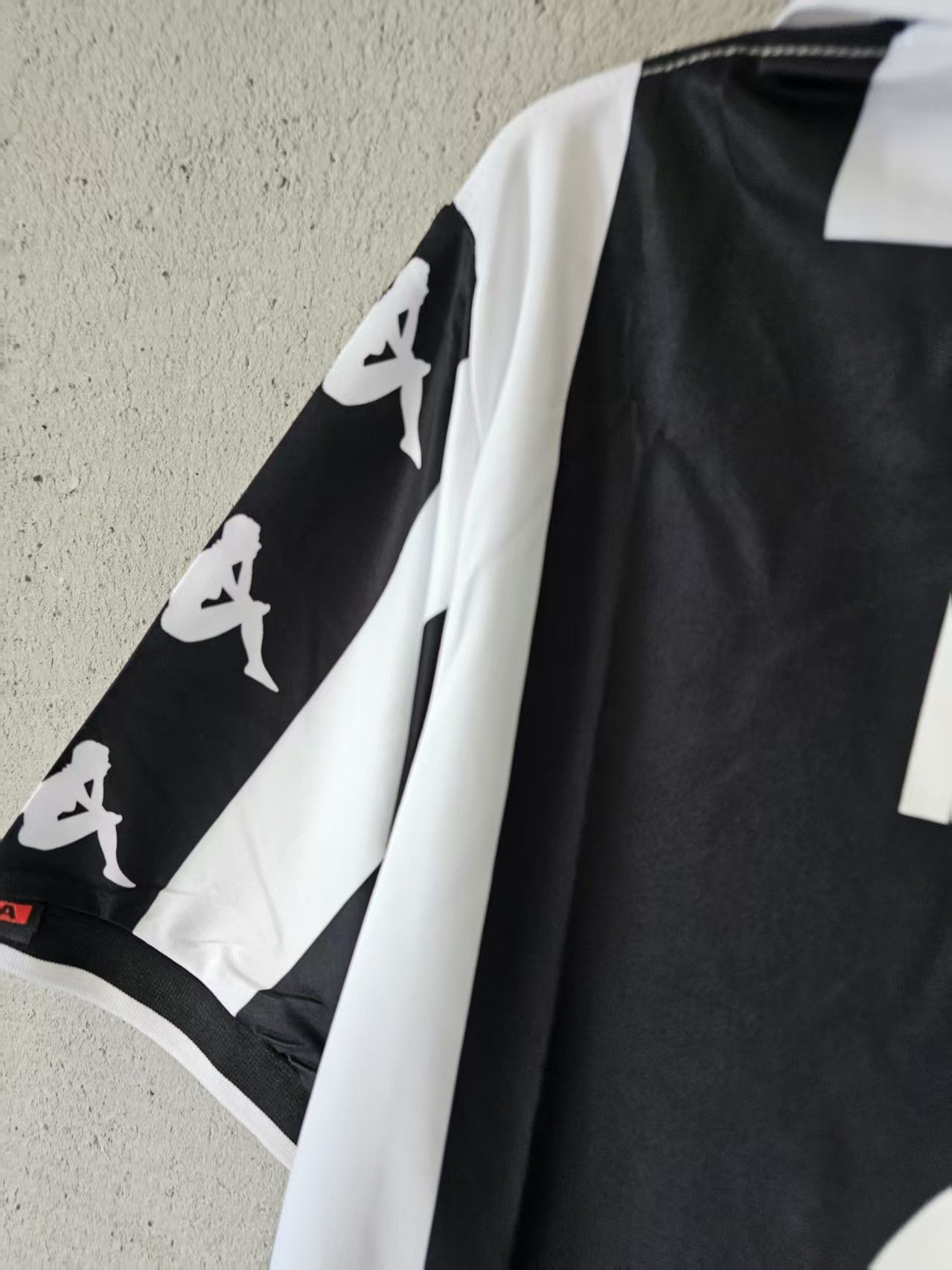 Other Thierry Henry Jersey 1999 2000 Juventus Size US XL / EU 56 / 4 - 5 Thumbnail
