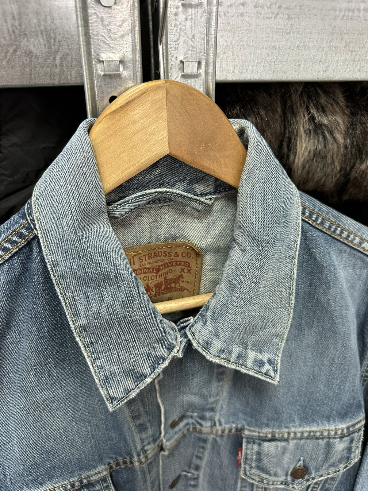 Levi's Vintage Clothing Vintage Levi’s Denim Jacket Washed Blue Trucker 90s Hype Size US XL / EU 56 / 4 - 6 Thumbnail