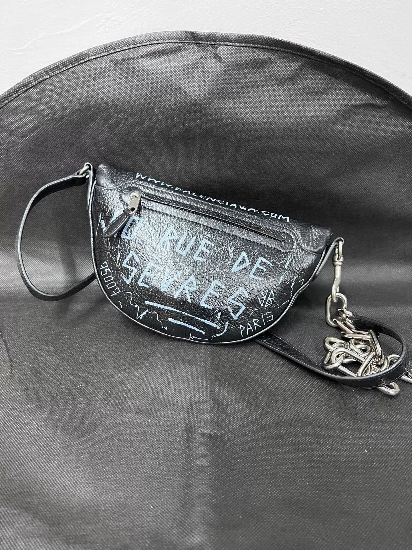 Balenciaga Balenciaga Black Graffiti Chest Bag 99 New Size ONE SIZE - 2 Thumbnail