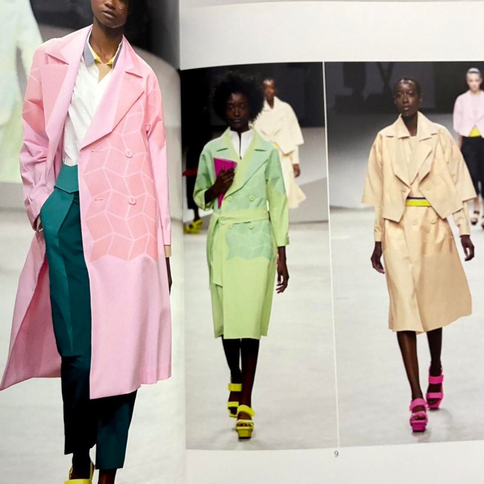 Issey Miyake × Japanese Brand × Pleats Please Issey Miyake Issey Miyake spring summer 2017 look book catalog Size ONE SIZE - 3 Thumbnail