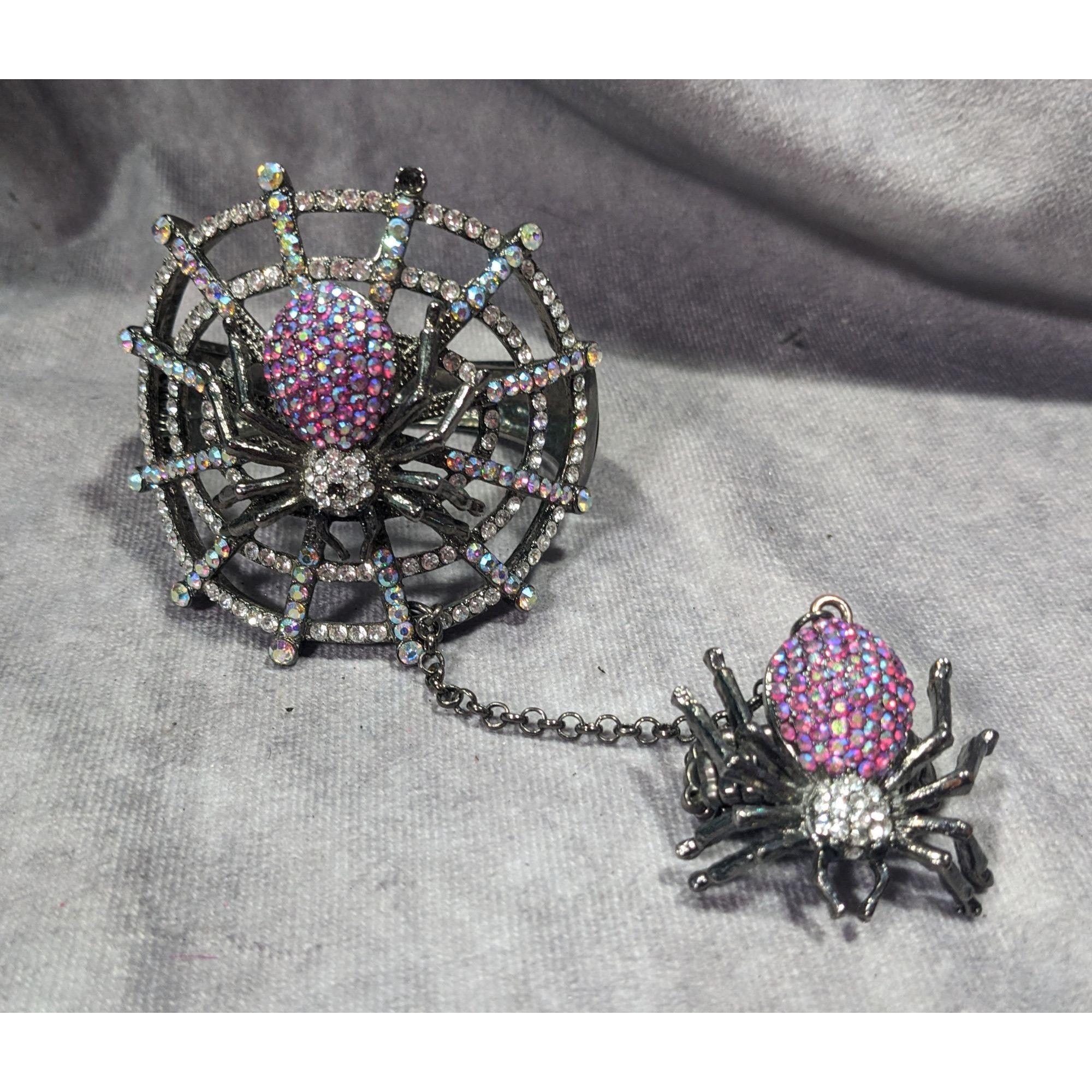 Other Glam Goth Spider Hinge Bracelet Ring Attached With Chain Size ONE SIZE - 7 Thumbnail