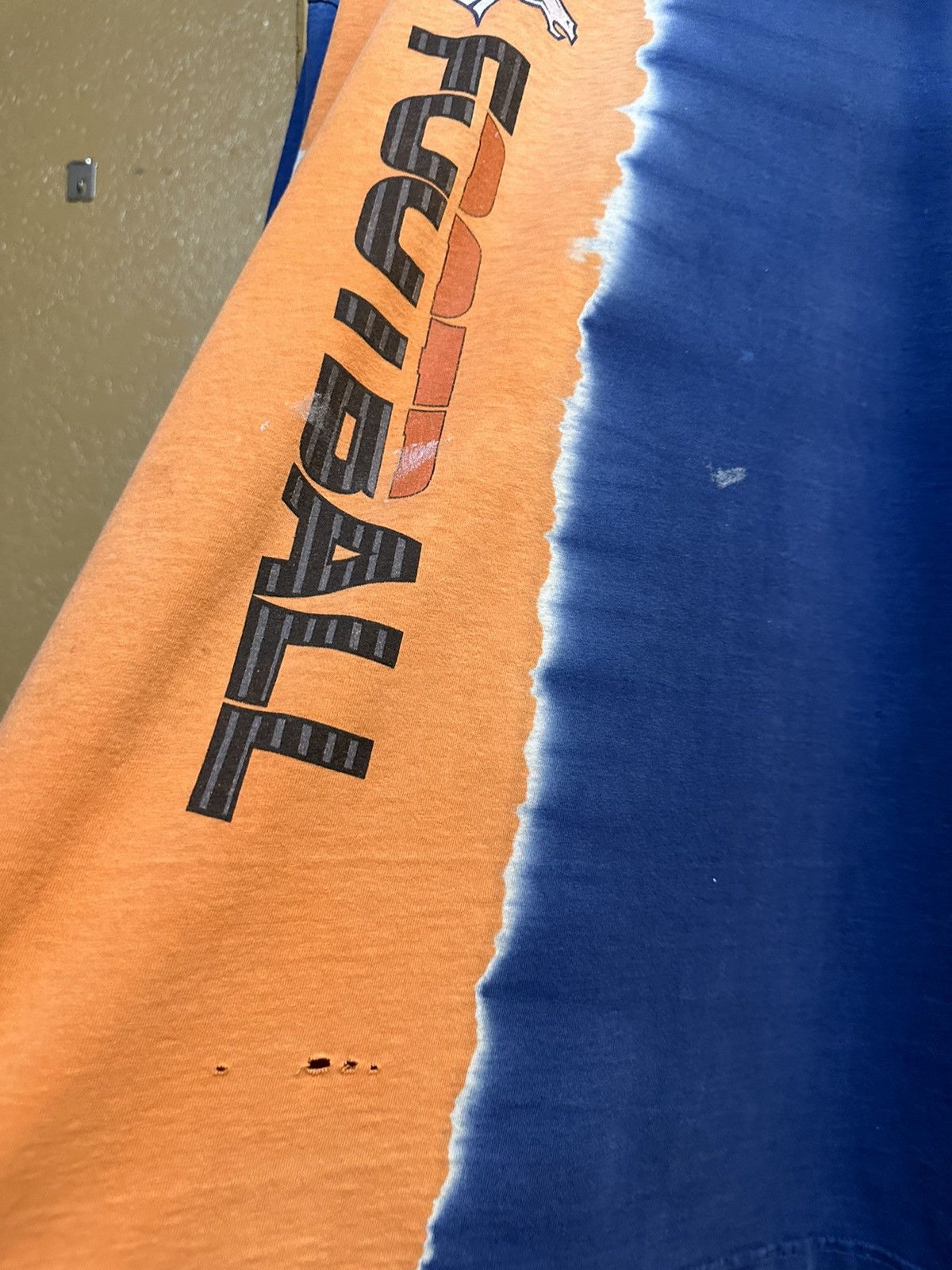 Vintage 🏈 distressed vtg 90s Denver Broncos Tee NFL Size US XL / EU 56 / 4 - 2 Thumbnail