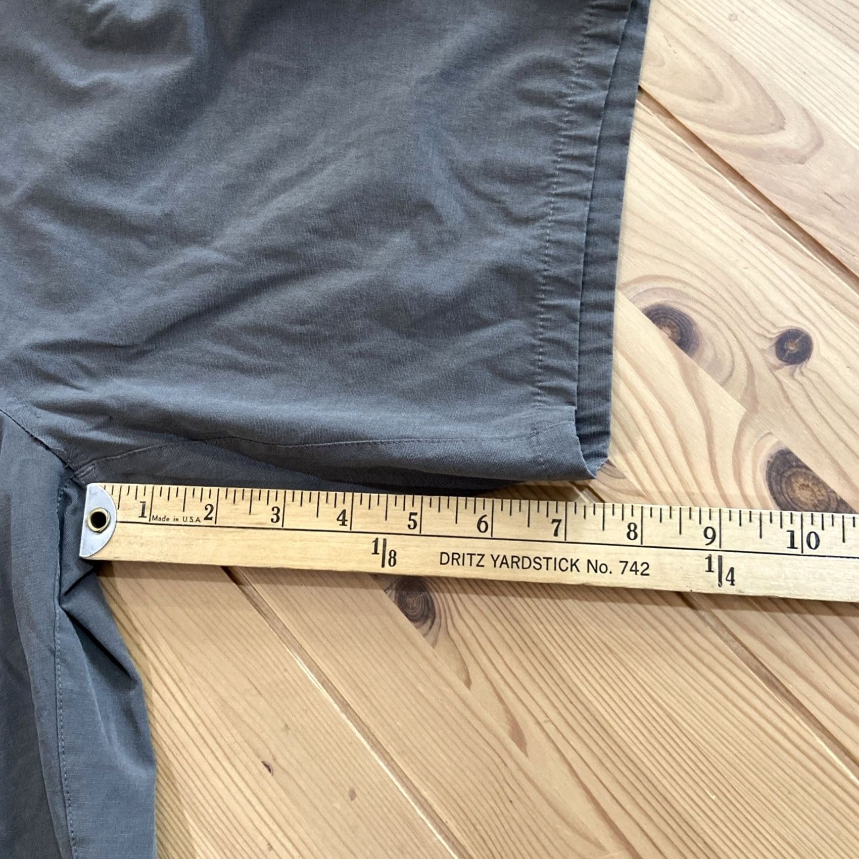 Vuori Vuori Shorts Mens 28 Gray Performance Golf Chino Stretch 8in Inseam Regular Front Flat Front Casual Chino Preppy Golf Sports Outdoor Beach City Love Size US 28 / EU 44 - 3 Thumbnail