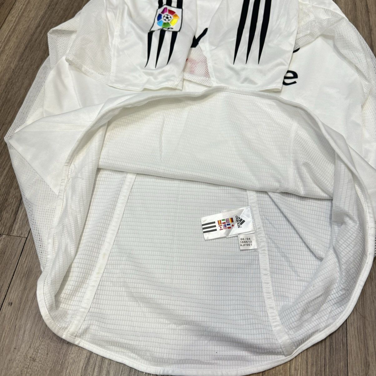 Other Real Madrid 04/05 player issue home shirt Size US L / EU 52-54 / 3 - 6 Thumbnail