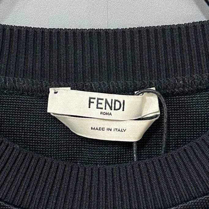 Fendi Limited Edition Fendi Sweatshirt with Signature Size M / US 6-8 / IT 42-44 - 4 Thumbnail