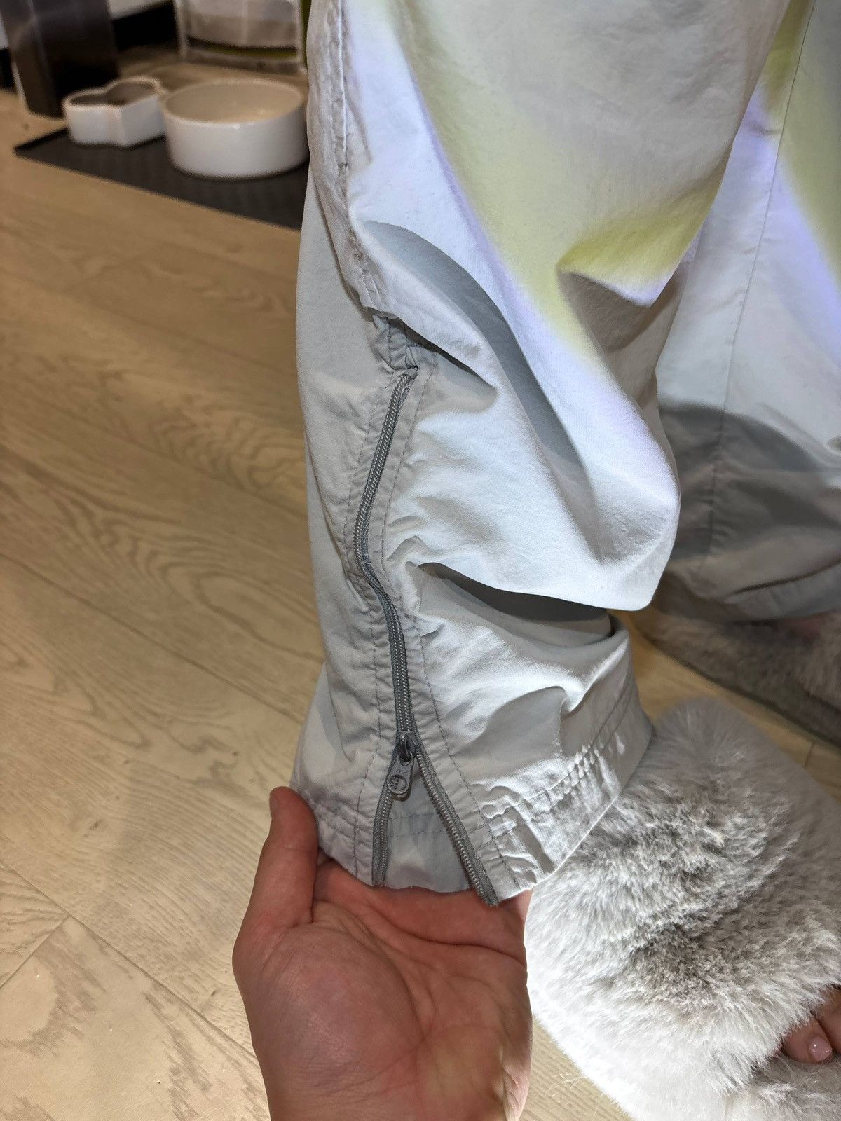 Nike Women’s Nike vintage nylon pants Size: M (8) Size 32" / US 10 / IT 46 - 9 Thumbnail