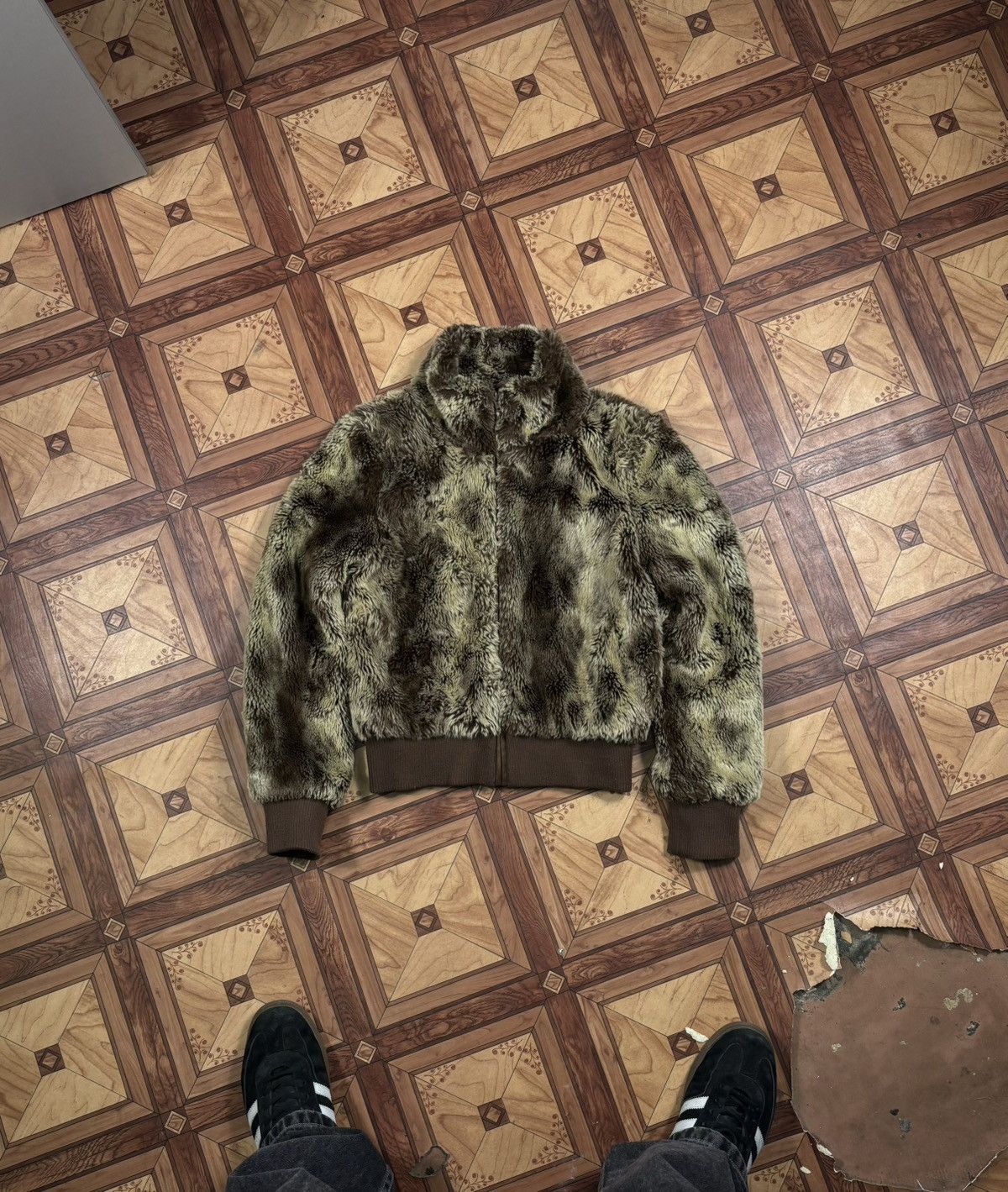Vintage Cropped Vintage fluffy Faux Fur bomber jacket Size XS / US 0-2 / IT 36-38 - 2 Thumbnail