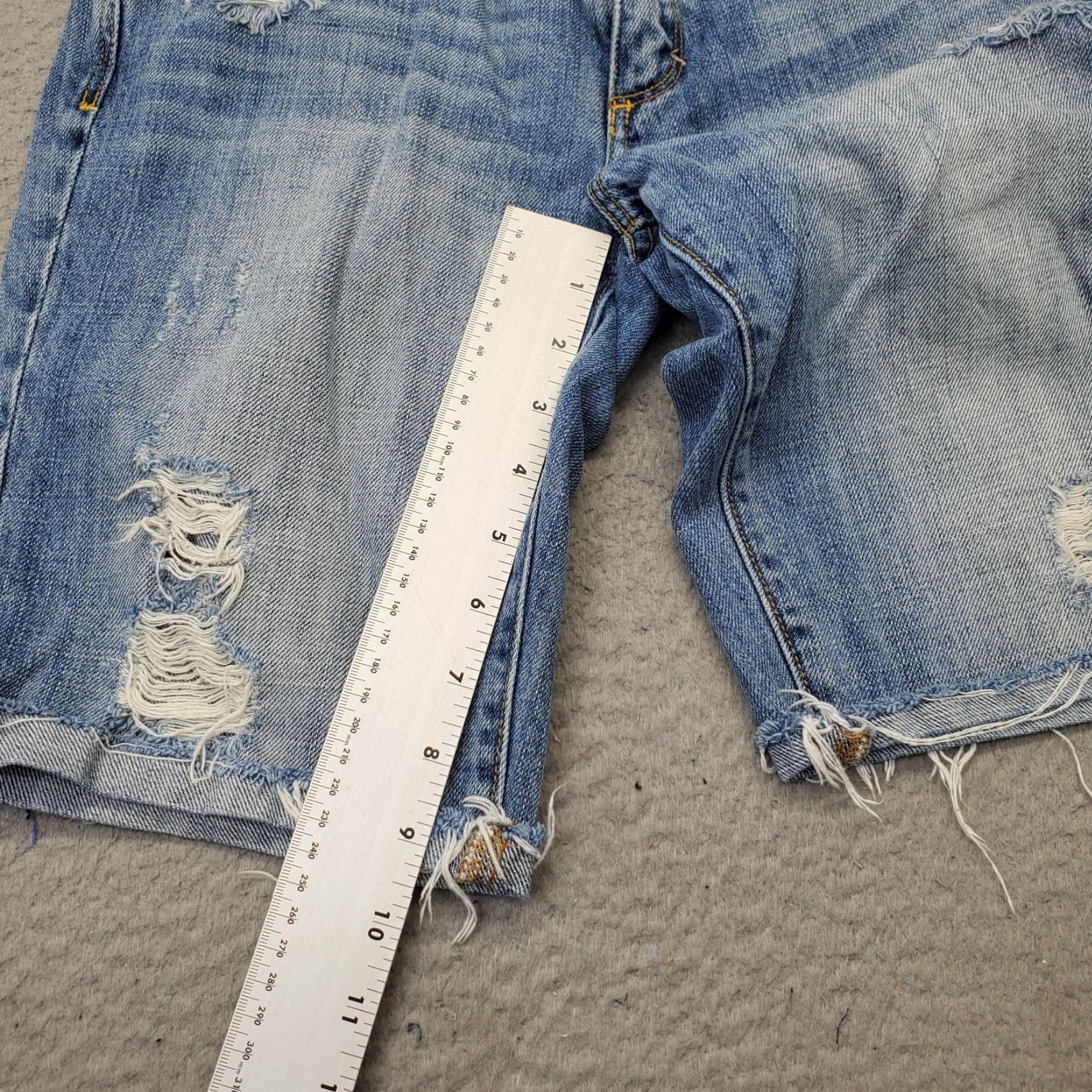 Abercrombie & Fitch Abercrombie & Fitch Womens Size 4 Denim Shorts Blue Cuffed Distressed Frayed Hem 5-Pocket Inseam 9.5" Regular fit, Casual Summer Size 27" / US 4 / IT 40 - 5 Thumbnail