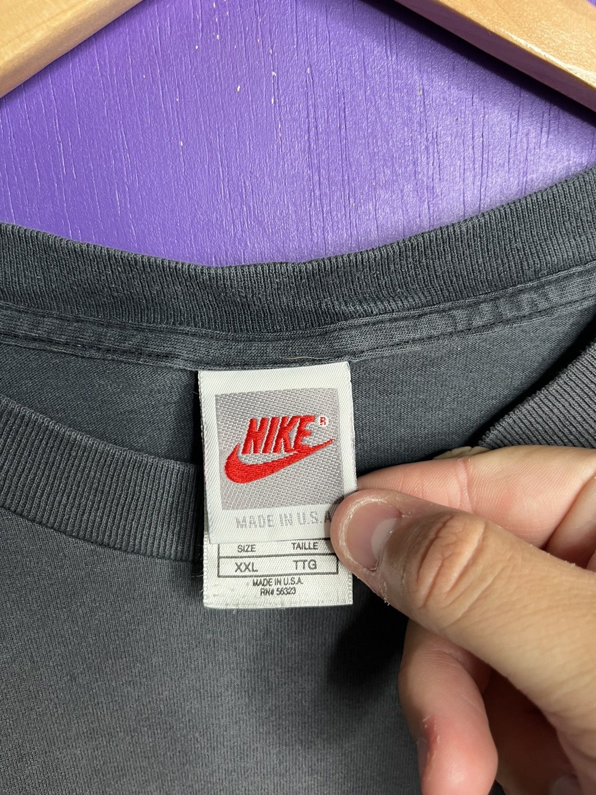 Nike × Vintage Vintage 90s Nike PLAY faded logo t-shirt Size US XL / EU 56 / 4 - 4 Thumbnail