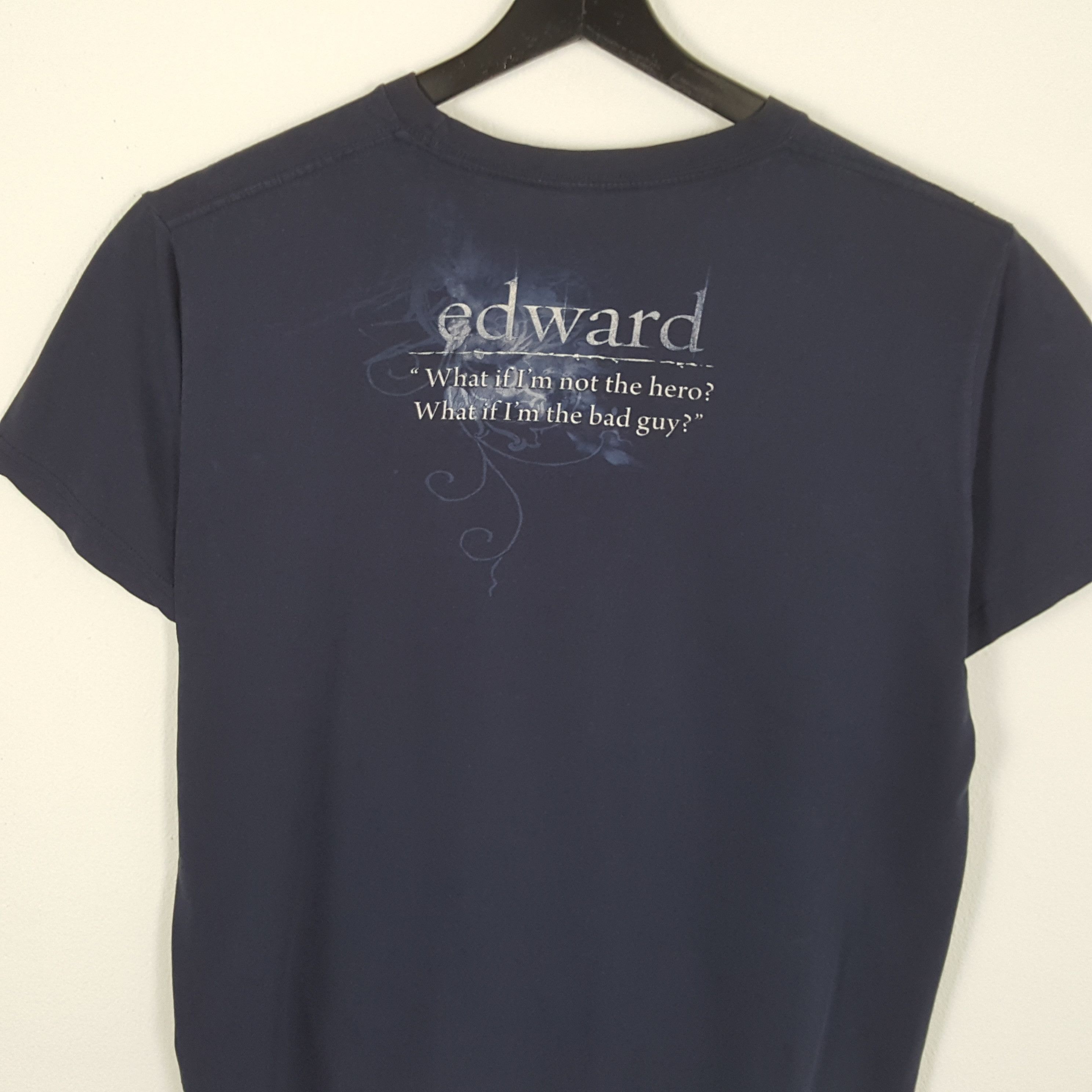 Vintage TWILIGHT SAGA Movie Edward Character Design Tshirt Size US XL / EU 56 / 4 - 4 Thumbnail
