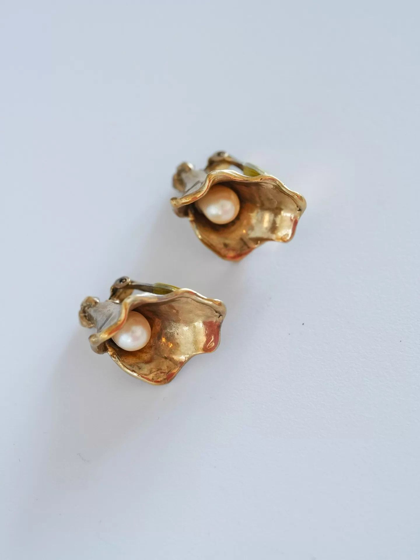 Yves Saint Laurent YSL Vintage Calla Lily Pearl Clip-On Earrings Size ONE SIZE - 2 Thumbnail