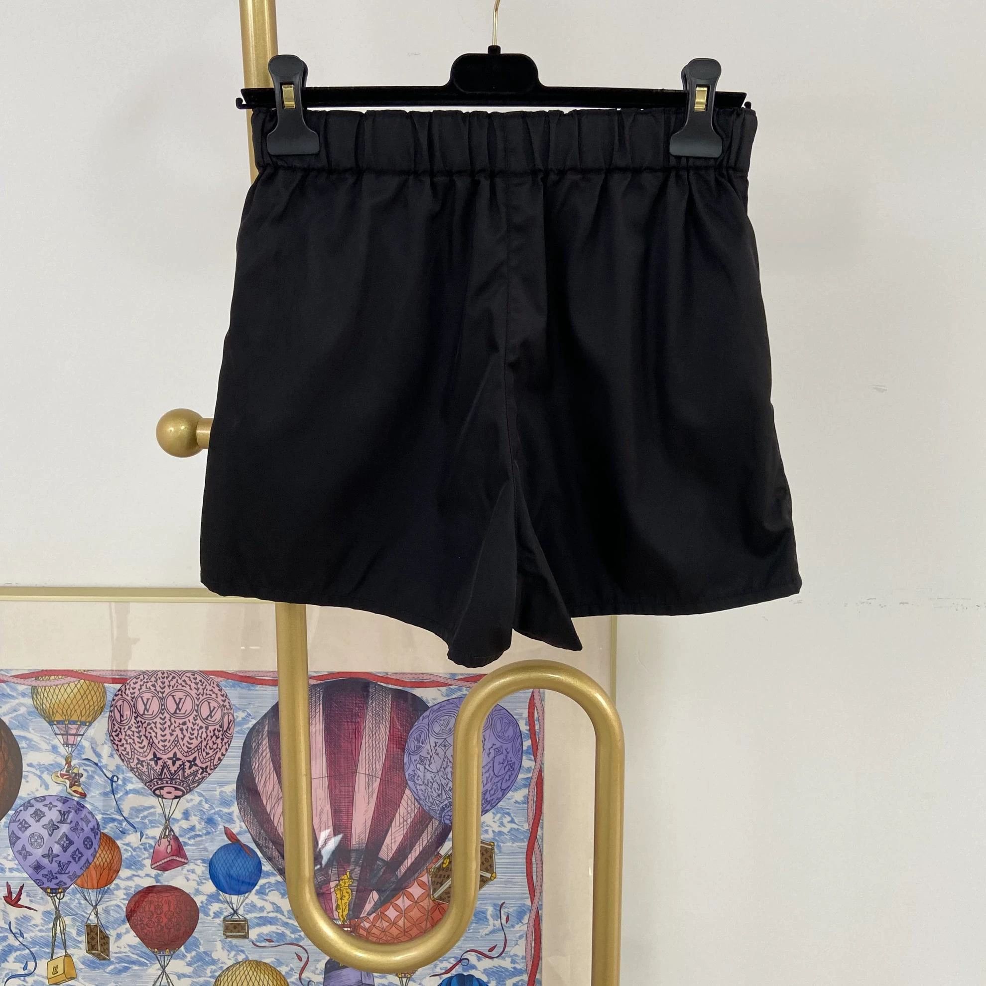 Prada Prada Triangle Logo Black Shorts 36 Size 25" / US 0 / IT 36 - 2 Thumbnail
