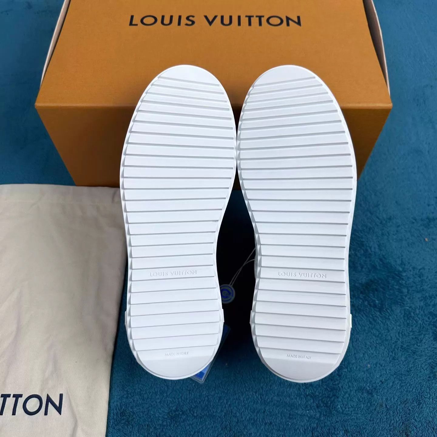Louis Vuitton LV Time Out x TM Leather Low Top Sneaker White EU38.5 Size US 8 / IT 38 - 5 Thumbnail