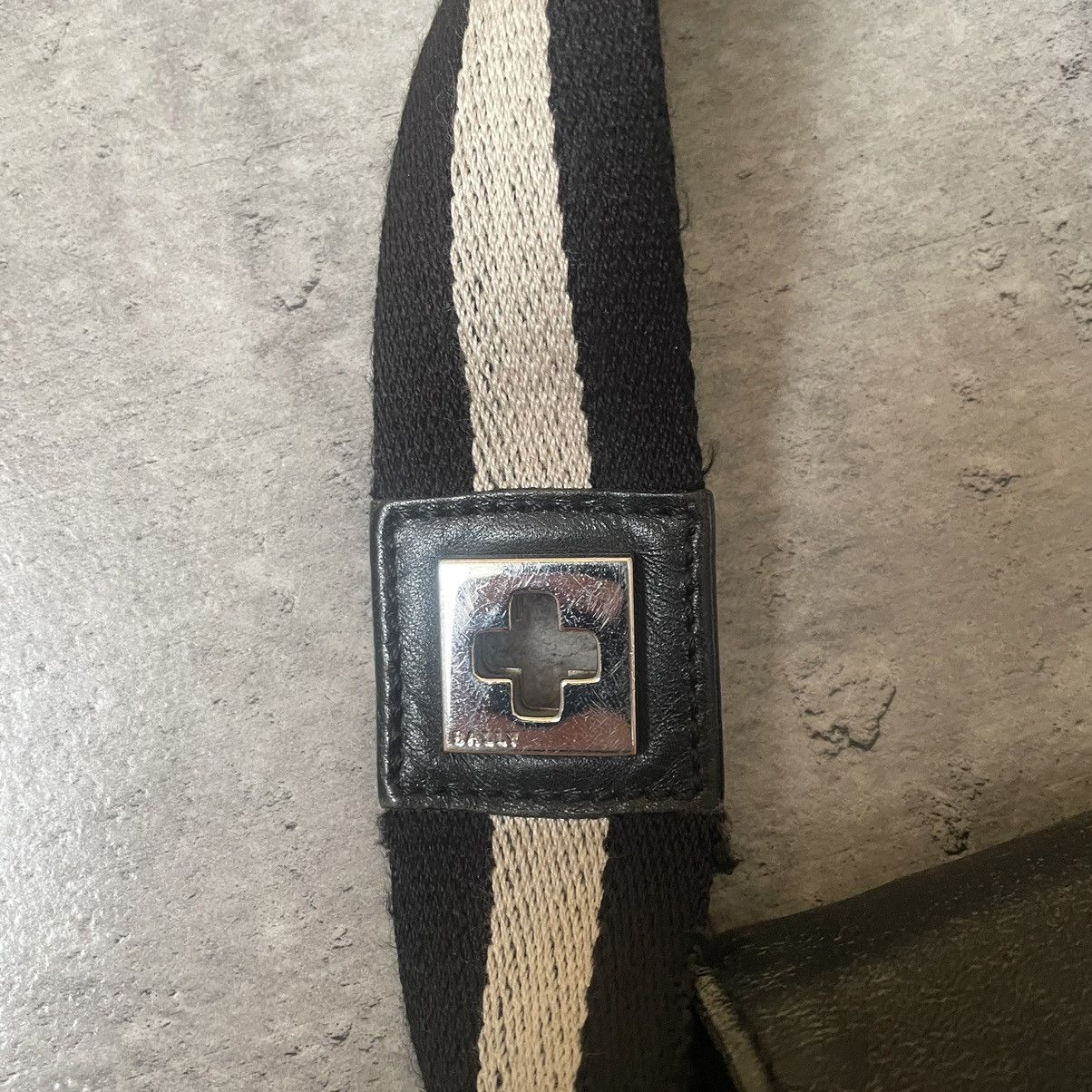 Bally × Genuine Leather Vintage Bally Leather Messenger Crossbody Shoulder Bag Size ONE SIZE - 2 Thumbnail