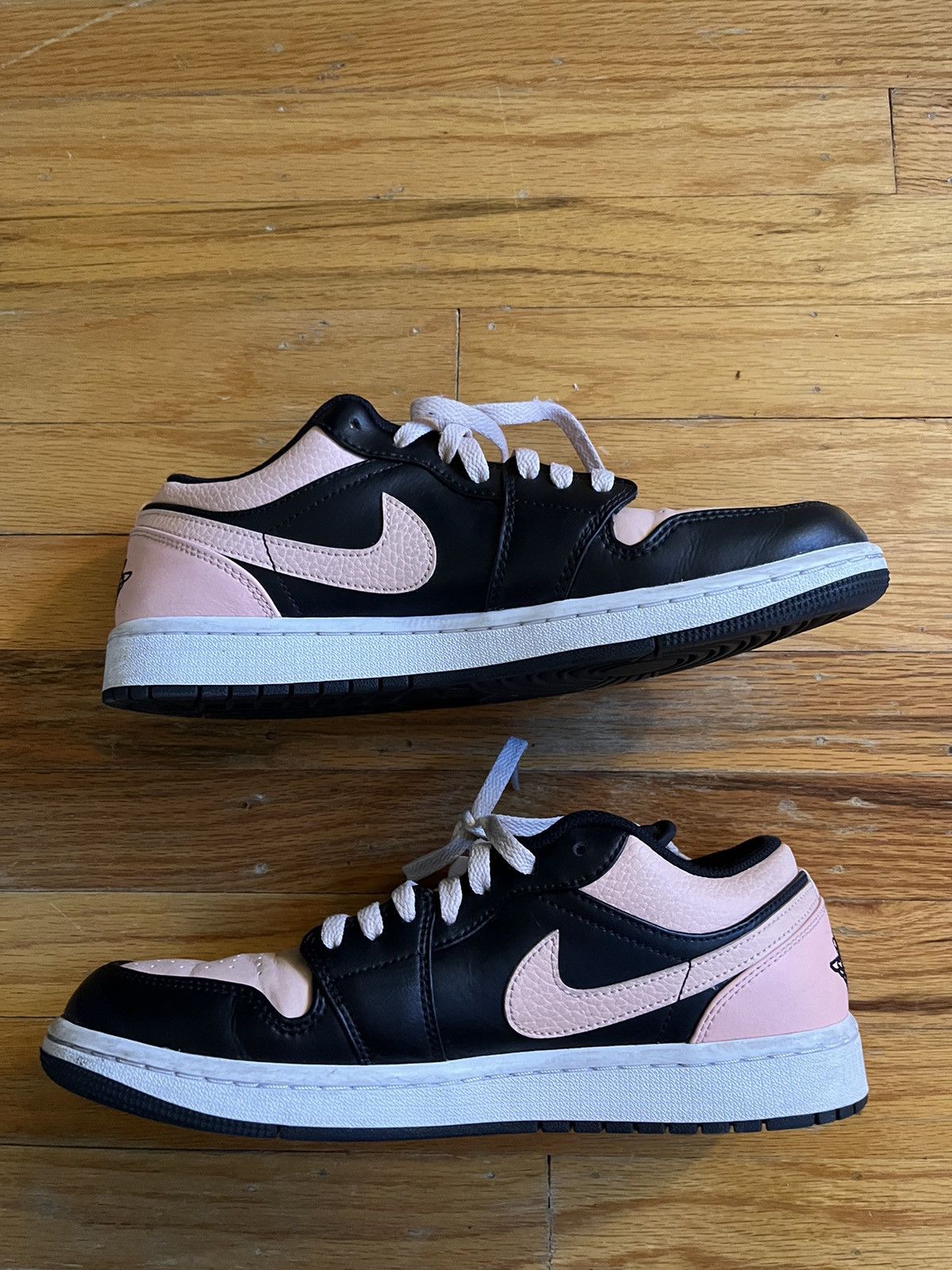 Jordan Brand Jordan 1 Low Crimson Tint Size US 9 / EU 42 - 2 Thumbnail