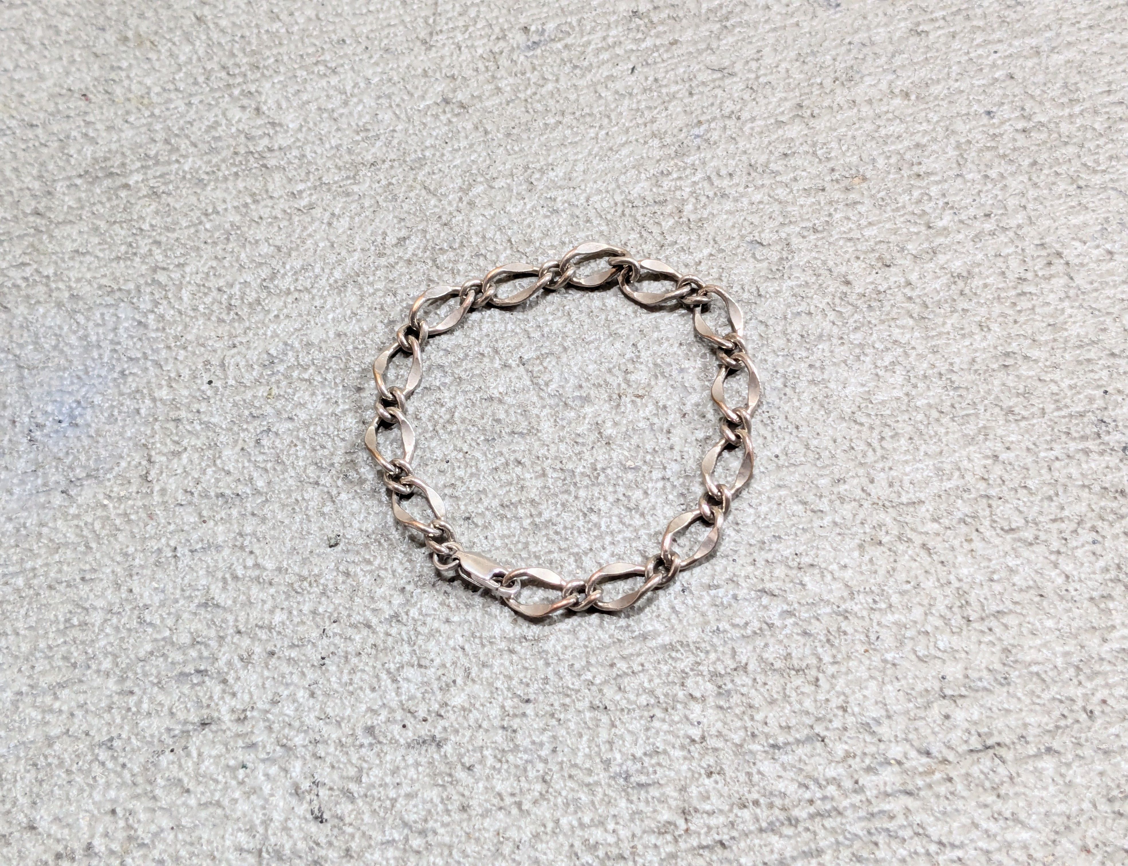 Jewelry × Vintage Vintage Bracelet Oval 6.5" Chain Link Avant Garde Size ONE SIZE - 1 Thumbnail