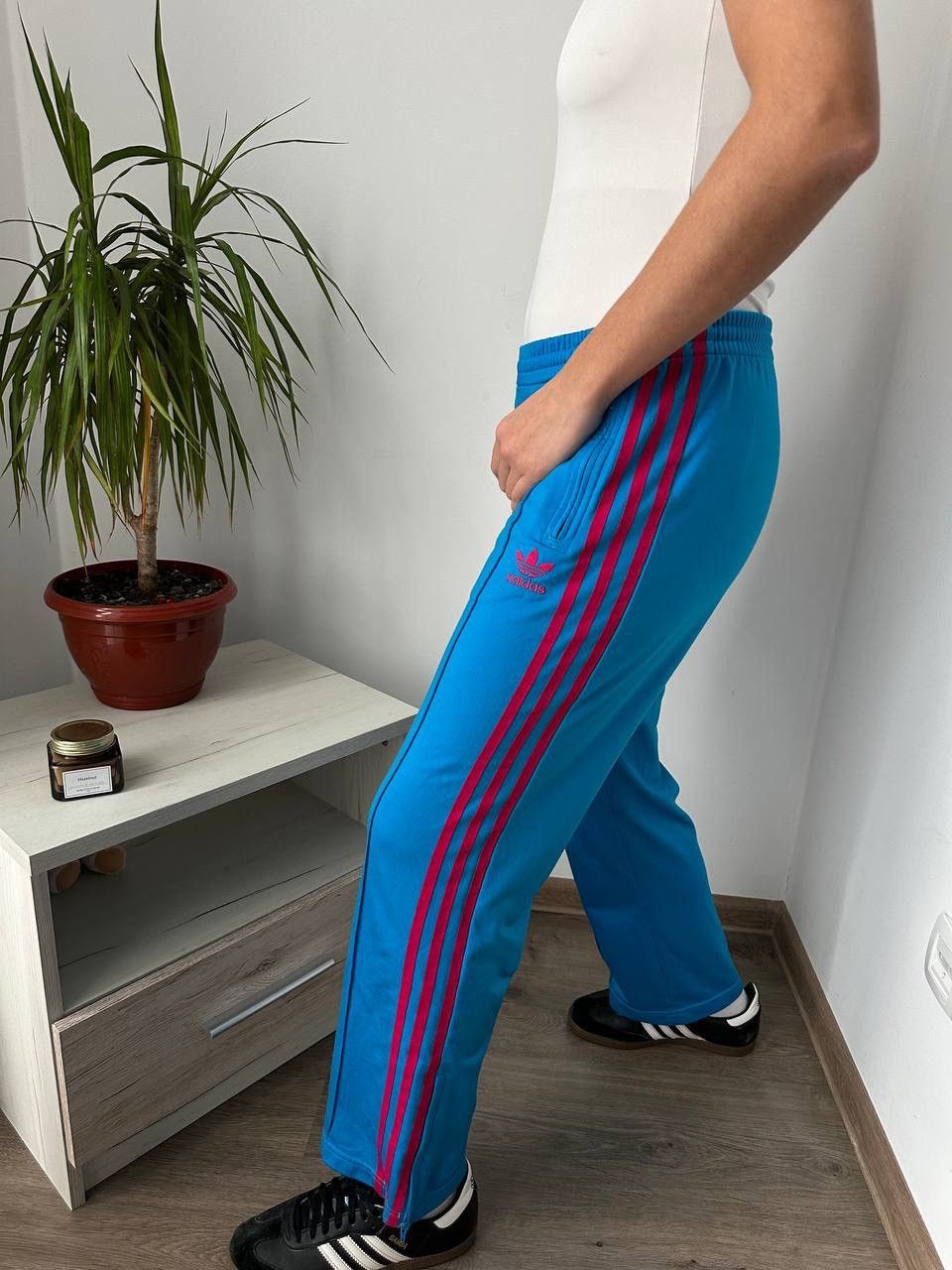 Adidas × Vintage Vintage Adidas Blue Wide Y2K Sweatpants Size 27" / US 4 / IT 40 - 8 Thumbnail