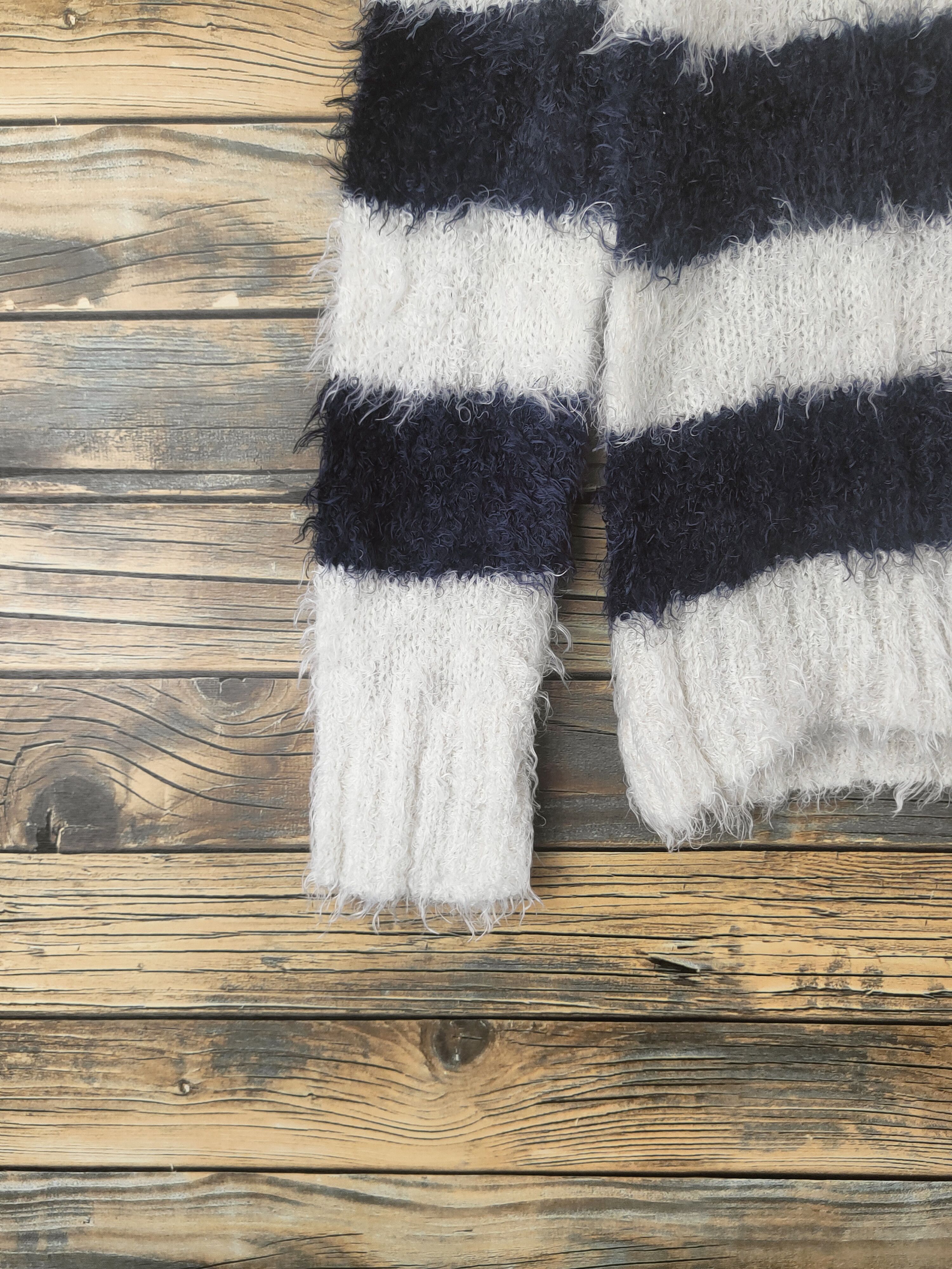 Japanese Brand DL Suggestion White Navy Fur Mohair Knitwear #46-509 Size US S / EU 44-46 / 1 - 4 Thumbnail