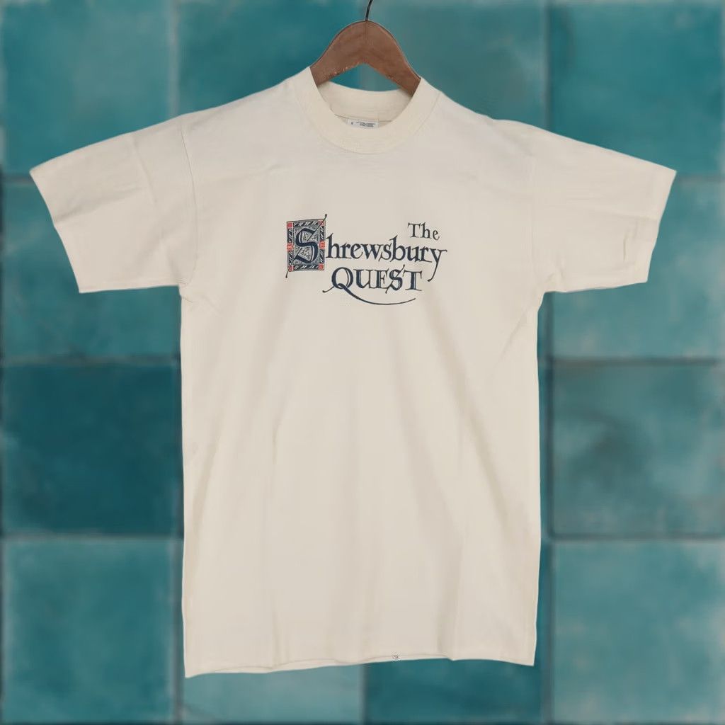Fruit Of The Loom VINTAGE The Shrewsbury Quest T Shirt Men S Ivory Cream Short Sleeve Crew Neck Graphic 100% Cotton 58742a Size US S / EU 44-46 / 1 - 1 Thumbnail
