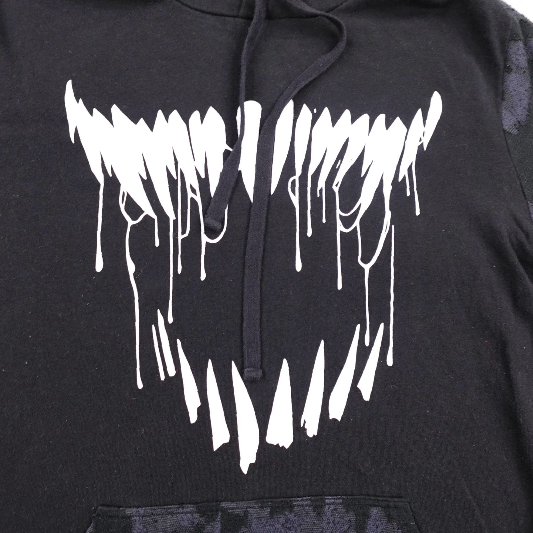 Vintage Marvel Venom Hoodie Womens Large Black Camo Her Universe Pullover Sweatshirt Size L / US 10 / IT 46 - 2 Thumbnail