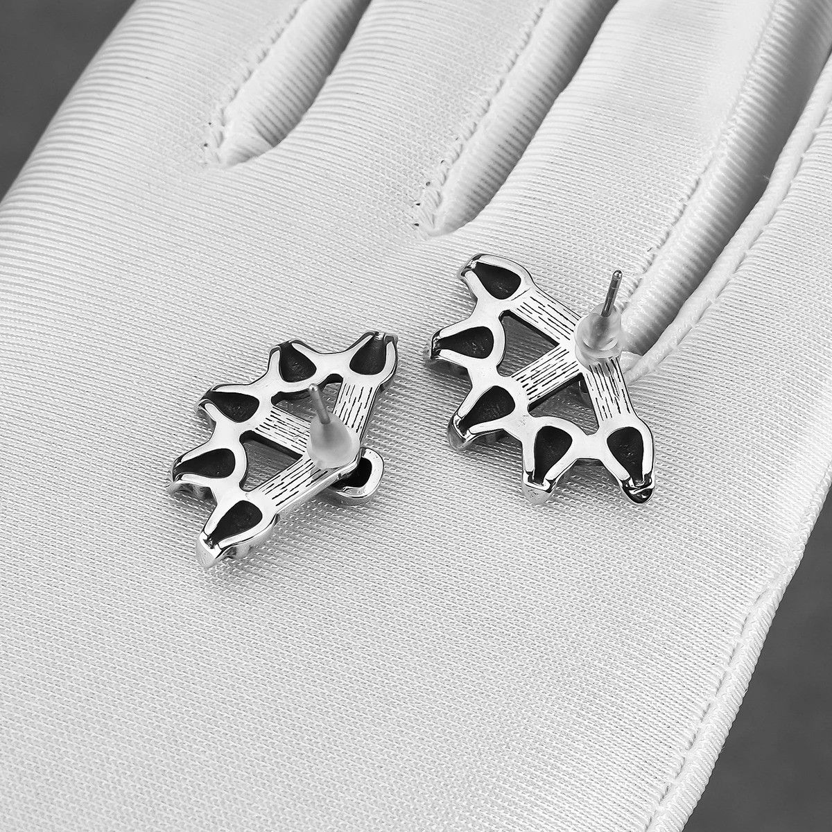 Jewelry Skull Stud Earrings Charms Stainless Earring Gift Size ONE SIZE - 4 Thumbnail