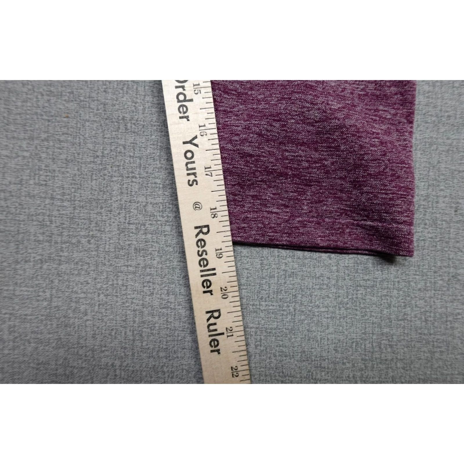 Gymshark VINTAGE? No. Gymshark Womens Leggings Cropped XS Purple Seamless High Rise Workout Yoga Pants Size 28" / US 6 / IT 42 - 4 Thumbnail