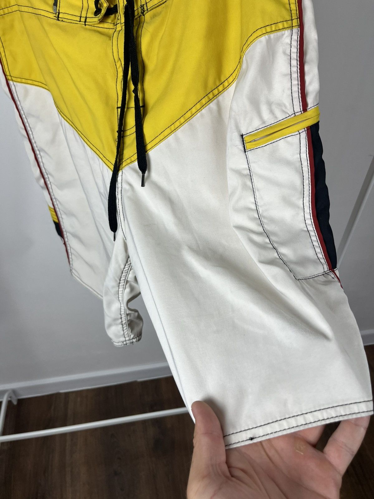 Quiksilver Vintage Quiksilver Board Shorts Yellow White Surf Trunks Size US 34 / EU 50 - 4 Thumbnail