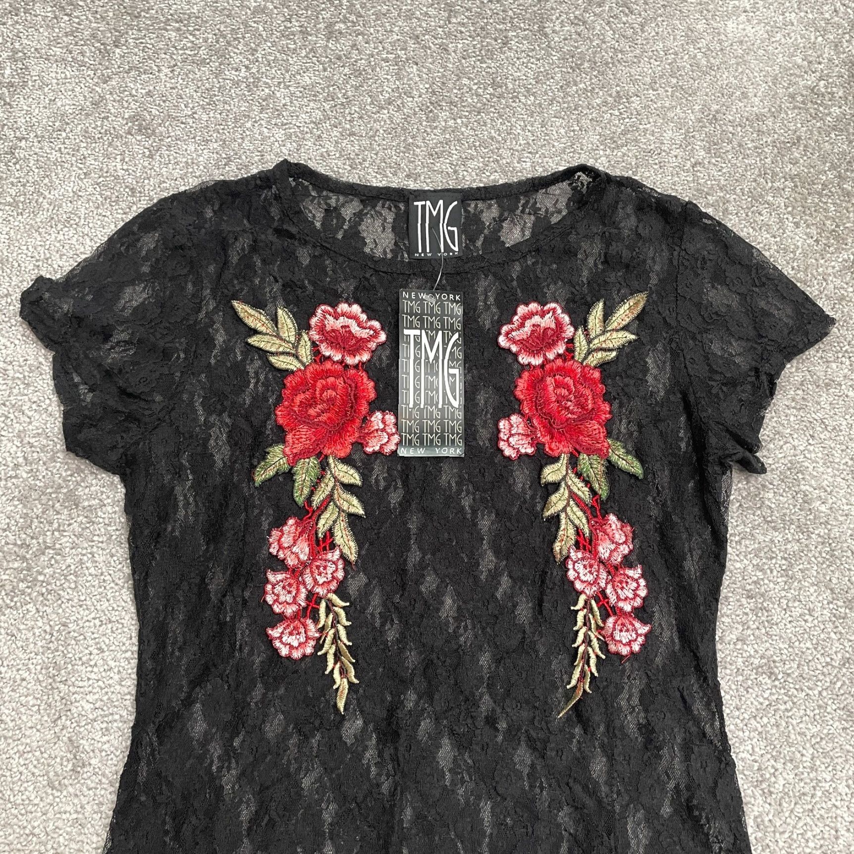 Vintage TMG Blouse Shirt Womens L Black Embroidered Lace Top NWT Rose Floral Short Sleeve Sheer Knit Nylon Spandex Casual Beach Classic 90s Size L / US 10 / IT 46 - 3 Thumbnail