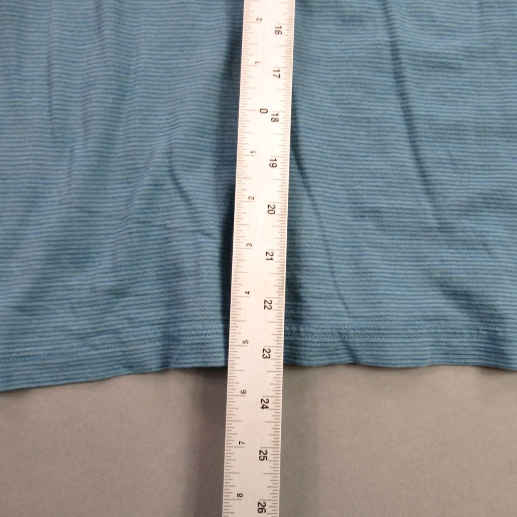 TravisMathew Travis Mathew Shirt Mens Medium Short Sleeve V Neck Stretch Lightweight Size US M / EU 48-50 / 2 - 8 Thumbnail