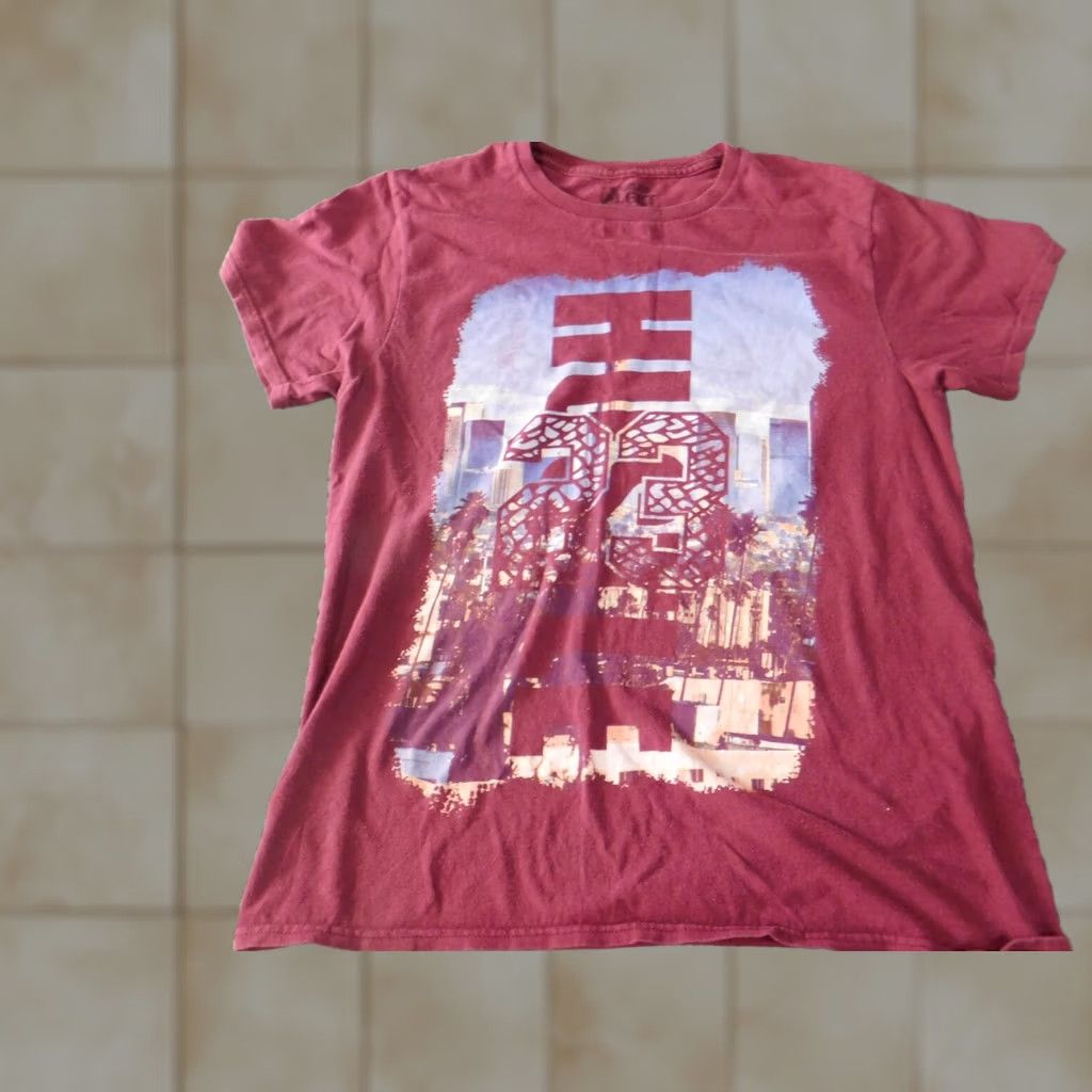 Vintage Spoiler Alert Shirt Mens M Burgundy Graphic City Skyline Shirt Size US M / EU 48-50 / 2 - 1 Thumbnail