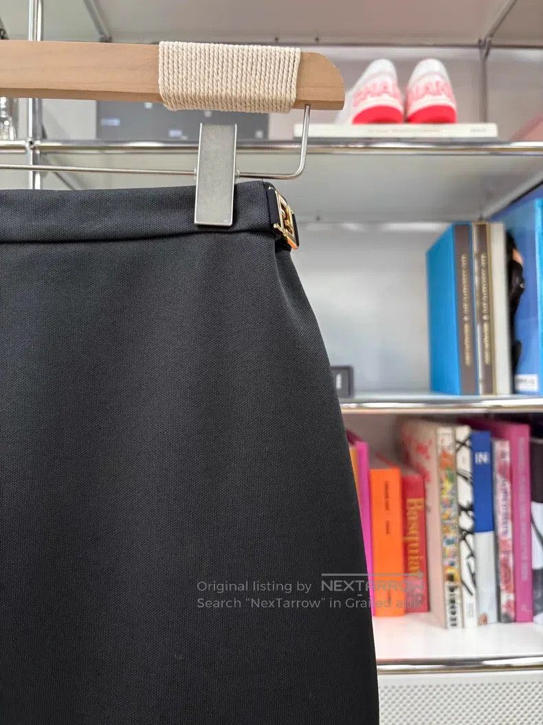 Fendi Fendi Black Pencil Skirt with Logo and Gold Buttons, Split Size 24" / US 00 / IT 34 - 2 Thumbnail