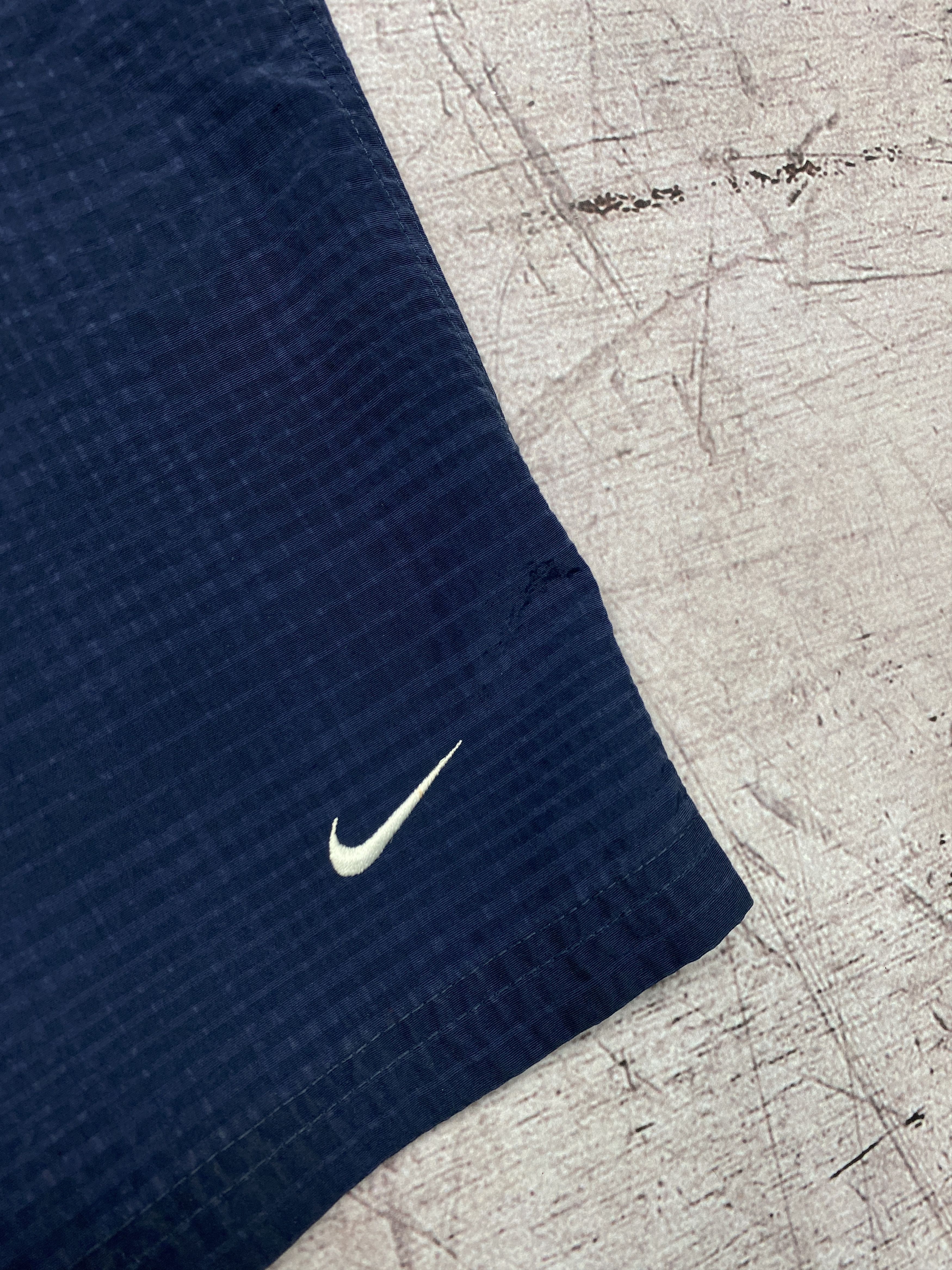 Nike Nike Vintage Mens Shorts Size US 36 / EU 52 - 3 Thumbnail