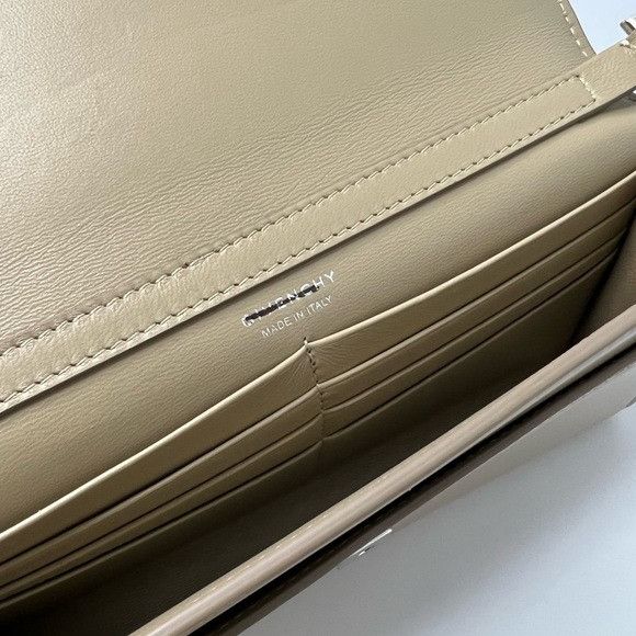 Givenchy Givenchy 4G Wallet Beige Dune $990 Size ONE SIZE - 4 Thumbnail