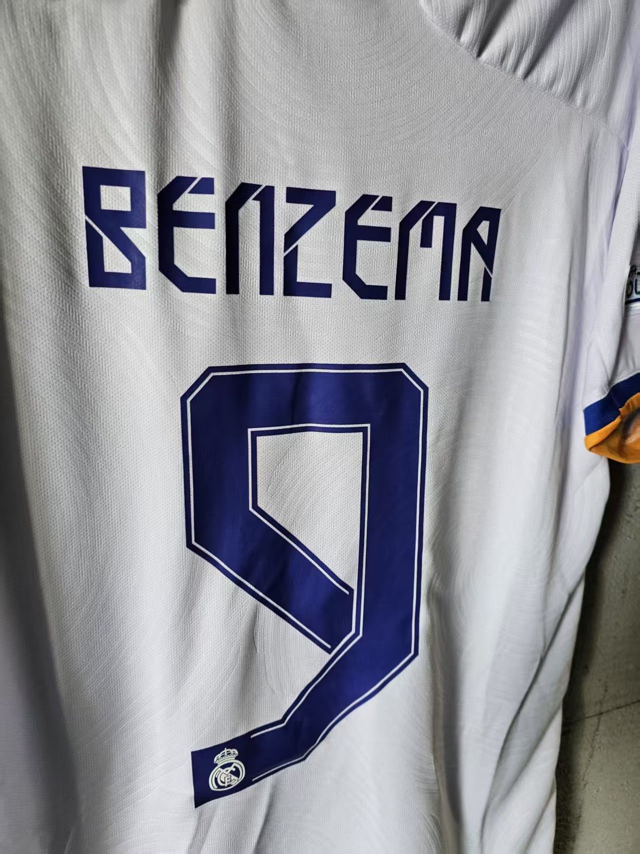 Other 2022 Real Madrid 9 Benzema Jersey Size US L / EU 52-54 / 3 - 3 Thumbnail