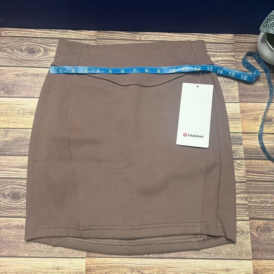 Lululemon Lululemon Scuba High Rise Mini Skirt NWT Size XS (TPTC) Size 27" / US 4 / IT 40 - 4 Thumbnail