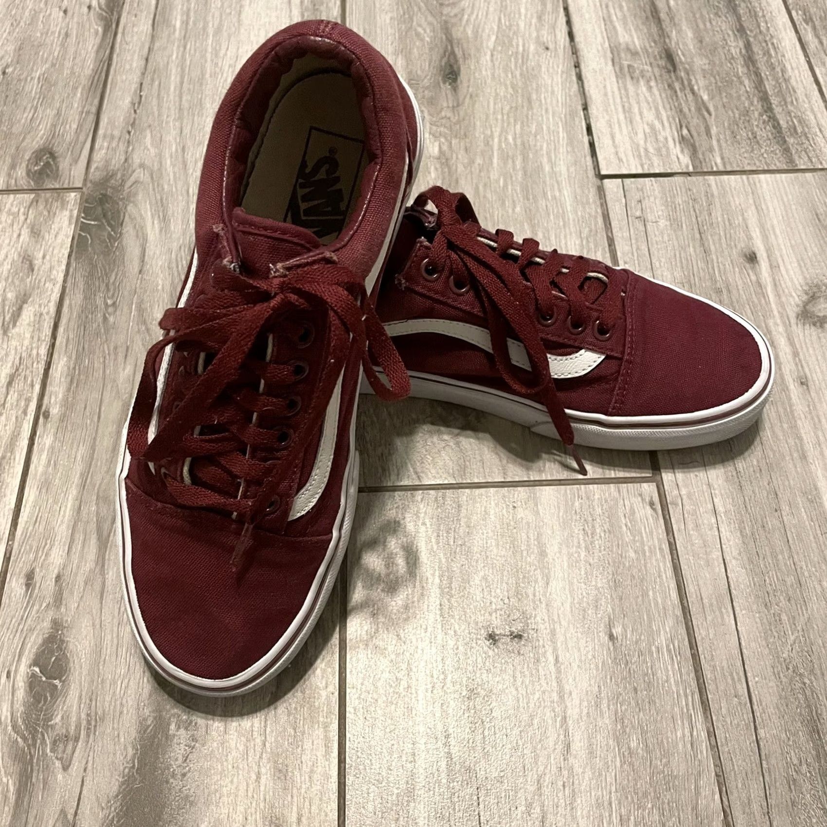 Vans VANS Off the Wall Old Skool Primary Burgandy/White Low Rise Men 7.5 Women 9 Unisex Adults Skateboard Shoe Size US 7 / IT 37 - 2 Thumbnail