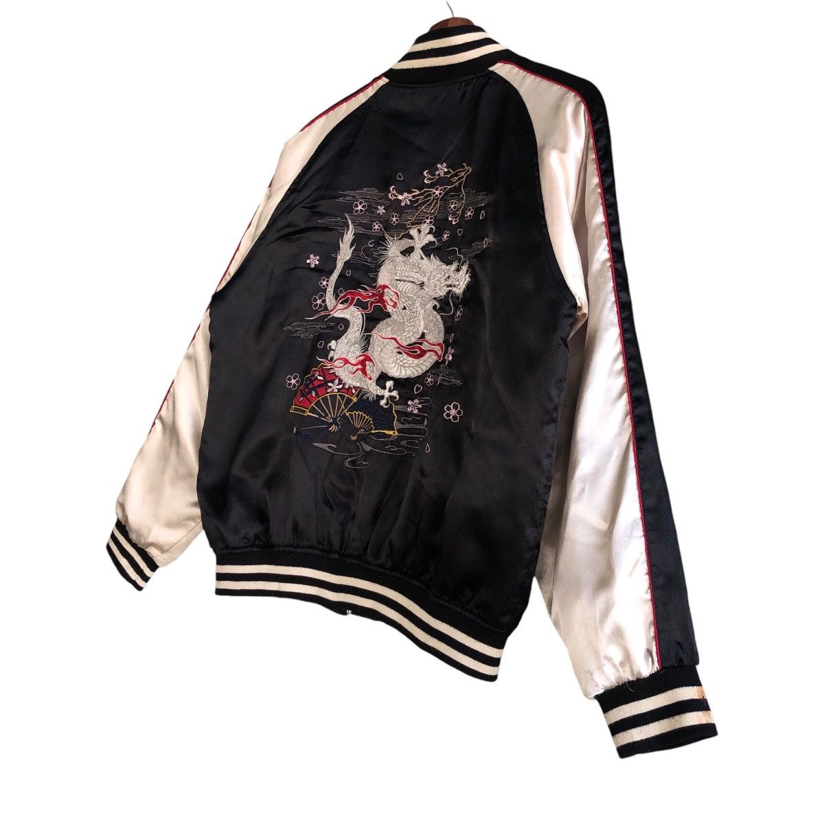 Japanese Brand × Vintage Sukajan Black Beige Vintage Embroidered Jacket Size L Size US L / EU 52-54 / 3 - 8 Thumbnail