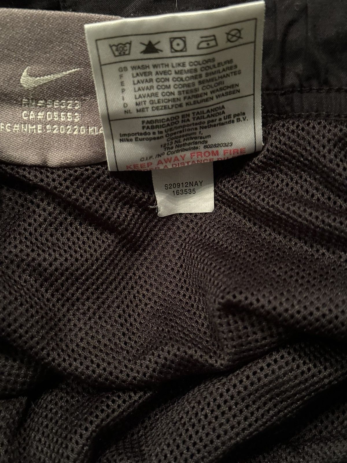 Nike × Vintage Nike 2000s vintage nylon swoosh logo black shorts Size US 36 / EU 52 - 7 Thumbnail
