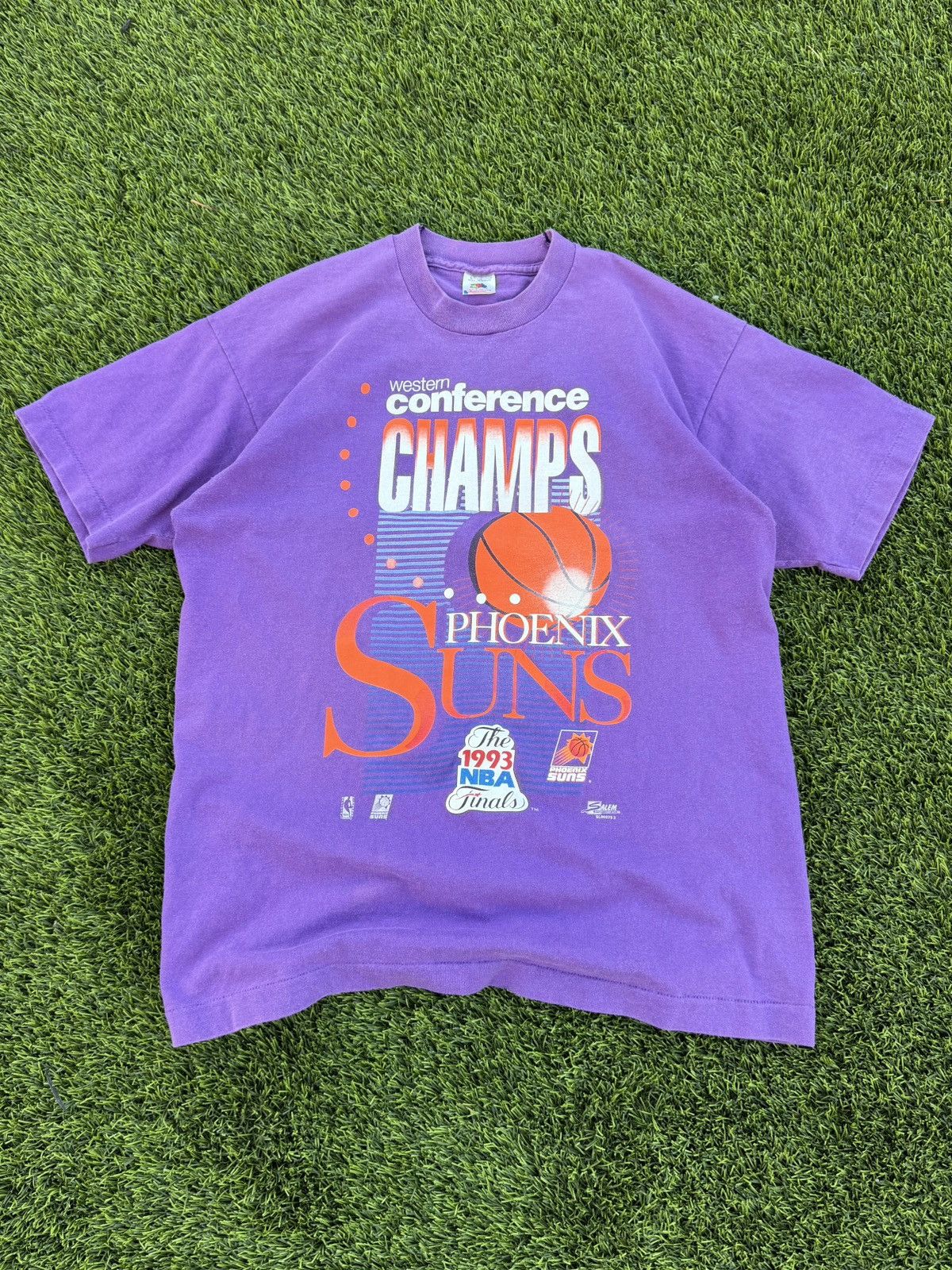 NBA Vintage 90s purple single stitch Phoenix Suns tee size L Size US L / EU 52-54 / 3 - 1 Thumbnail