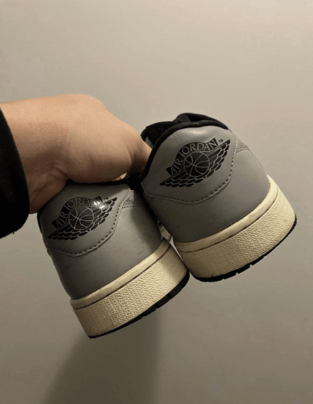 Jordan Brand Nike Air Jordan 1 Low OG Shadow Size US 10 / EU 43 - 4 Thumbnail